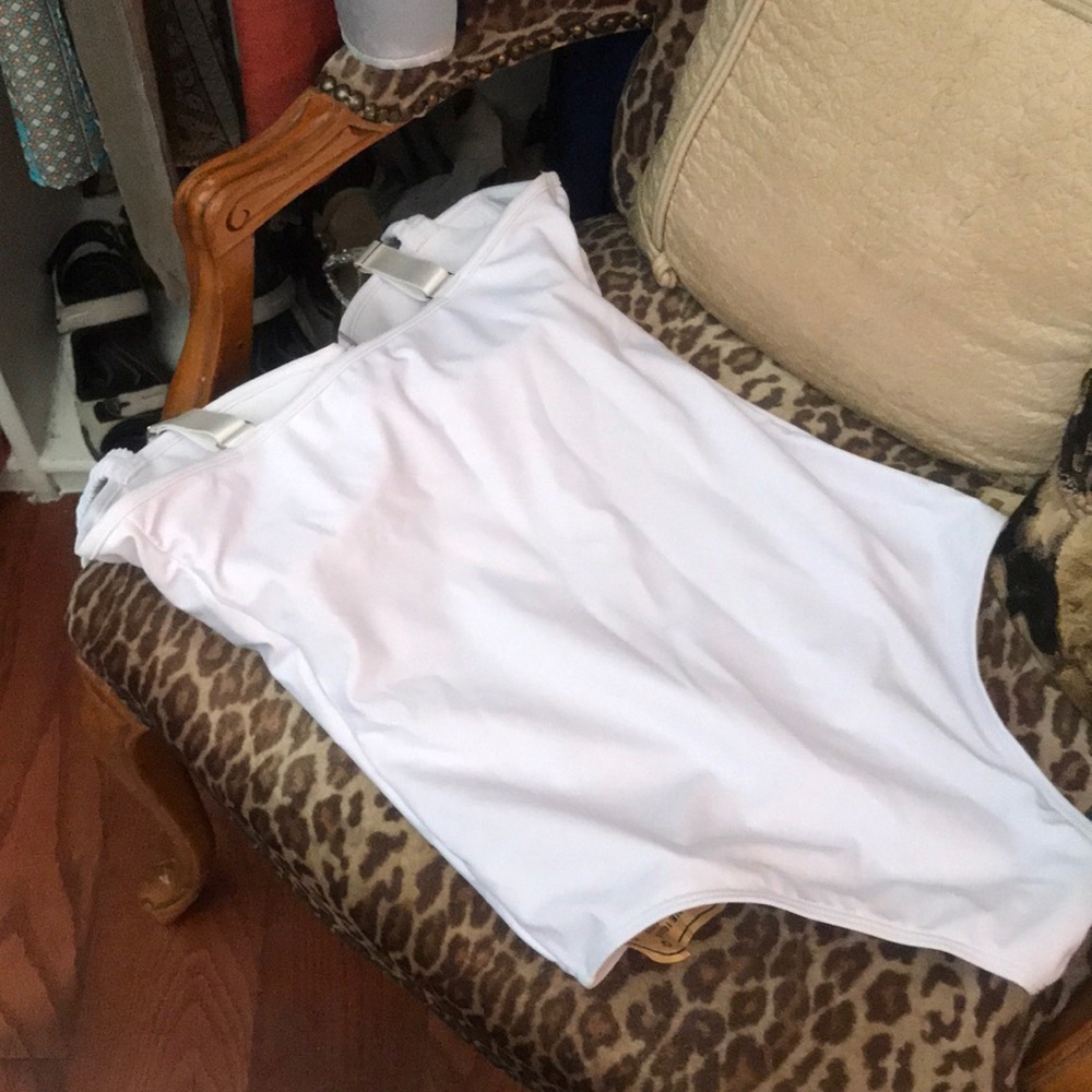 Swimsuits - Picture 3 of 5
